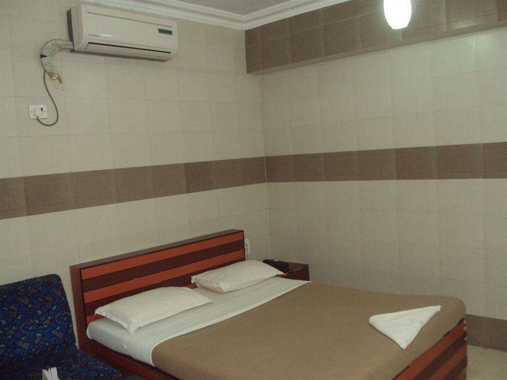 Hotel Sea Sands Mumbai Exterior photo